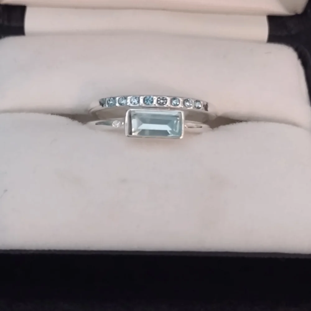 Elegant Silver and Blue Gemstone Ring Set - Picture 1 of 5